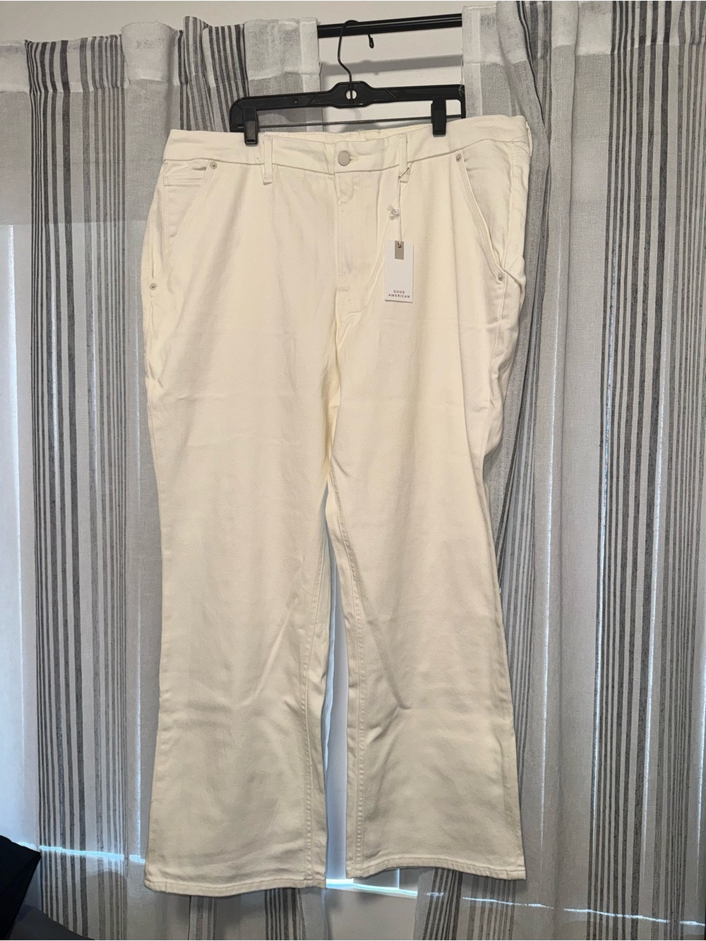 NWT Good American Good ’90s Relaxed Carpenter Jeans - Cloud White Sz16 - Picture 3 of 5